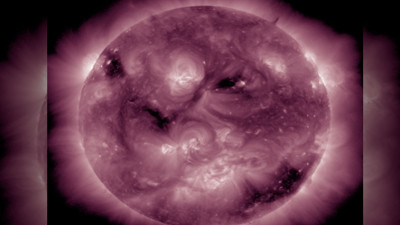 NASA güneşin suratının mahkeme duvarına döndüğü halini yakaladı