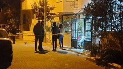 Evi terk eden karısını vurup intihar etti