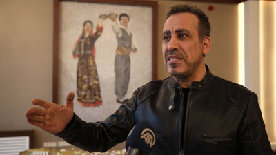 Haluk Levent kediyi çatıdan atan kişinin kimliğini açıklayana 25 bin tl verecek