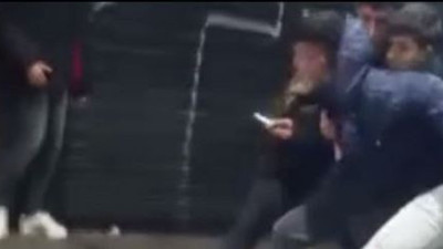 Taksim’de bıçaklı kavga