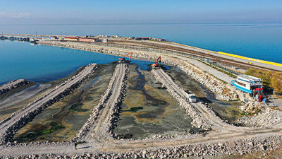 Van Gölü'nden 615 bin metreküp dip çamuru ve balçık çıkarıldı