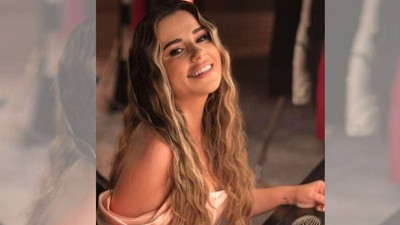 Merve Özbey'den çocuklarına mektup. "Biz değiştiremedik özür dileriz" sözleriyle bitirdi