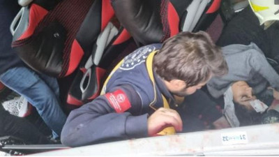 Diyarbakır’da yolcu otobüsü devrildi: Çok sayıda yaralı var