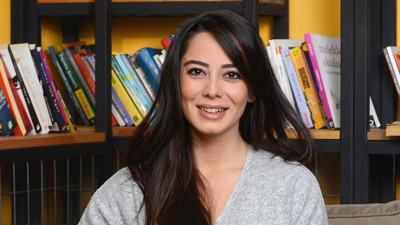 Oyuncu Merva Sevi son hali ile sevenlerini şaşırttı.