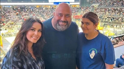 Somer şef sevgilisi için balon kaldırdı. İki sevgilinin balondaki fotoğrafı olay oldu