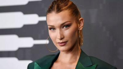 Bella Hadid ürünlerine çıplak tanıtım yaptı. Alman moda markası için tasarladı