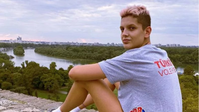 Milli Voleybolcumuz, eski halini ''ben güzelmişim'' notuyla paylaştı, görenler şaşkınlığını gizleyemedi