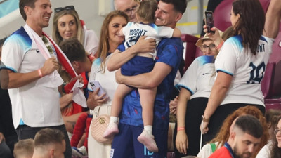 İngiliz yıldıza büyük sürpriz. 3 yaşındaki yeğenini ilk kez gördü