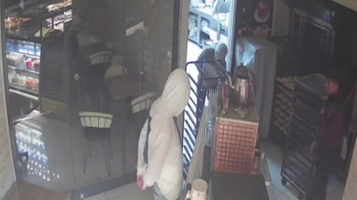 Sadaka kutusunu çaldılar