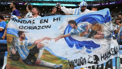 Messi'nin imdadına Maradona yetişti