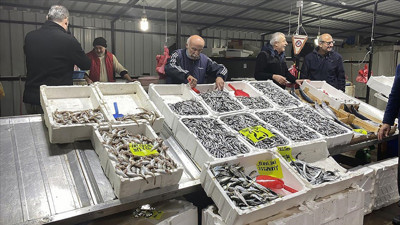 Zonguldak'ta sağanak ve fırtına balık fiyatlarını vurdu