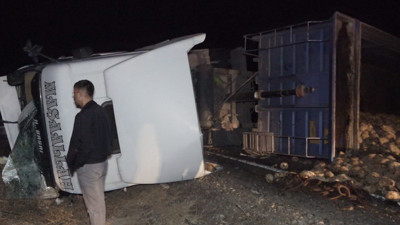 Kontrolden çıkan TIR karşı şeride geçti. Facianın eşiğinden dönüldü