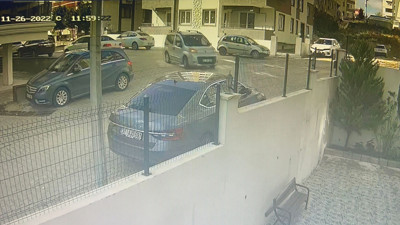 Park halindeki aracı çalarak kayıplara karıştılar