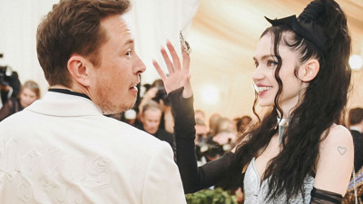 Elon Musk'ın eski sevgilisi ve 2 çocuğunun annesinin fotoğrafları olay oldu.