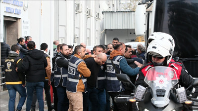 Göztepe-Altay maçında gözaltına alınan 28 şüpheli adliyeye sevk edildi