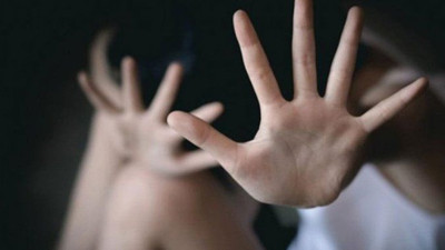 Cinsel saldırıda bulunduğu genç kızı darbetmekle suçlanan dolmuş şoförü tutuklandı