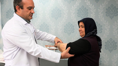 Dirseğini kullanamayan hasta mucize ameliyatla sağlığına kavuştu