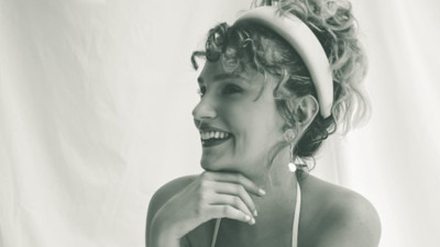 Farah Zeynep Abdullah'ın fotoğrafları olay oldu. Kısa sürede binlerce beğeni aldı