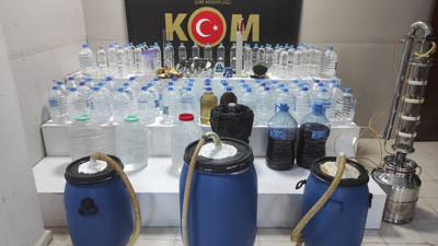 Yılbaşı için sahte içki üreten iş yerine polis baskını