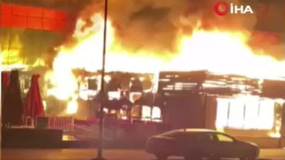 Meşaleli karşılama motosiklet dükkanını yaktı