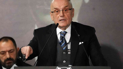 Beşiktaş Divan Başkanı Tevfik Yamantürk Beşiktaş Başkanı Ahmet Nur Çebi ile köprüleri attı. İşte konuşmanın tam metni