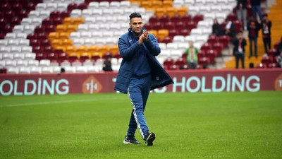 Falcao Galatasaraylı taraftarlara üçlü çektirdi