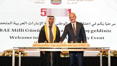 Soylu ''15 Temmuz'un failidir'' dediği BAE'nin milli günü etkinliğine katılıp pasta kesti