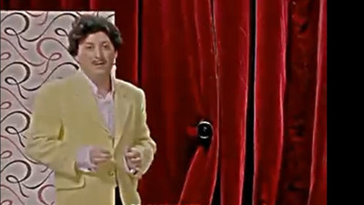 Komedyen Tolga Çevik’ten yönetmene ‘Mustafa Kemal’ göndermesi yıllar sonra yeniden gündemde