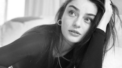 Oyuncu Ayça Ayşin Turan'dan samimi itiraflar: Benim de düştüğüm zamanlar oldu...