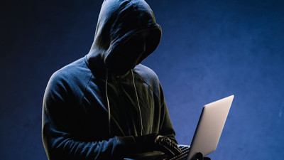 Kişilerin verilerini çalmışlardı. Çalıntı bilgileri satıp milyon dolarlar kazandılar