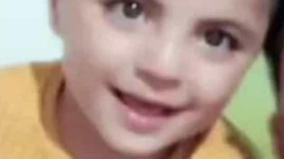 Aracını park ederken 4 yaşındaki oğlunu ezdi