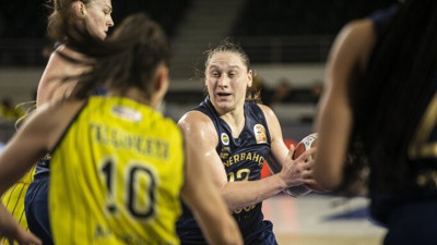 Fenerbahçe durmadı. Ankara'da rakibine fark attı