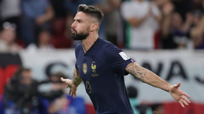 Olivier Giroud tarihe geçti