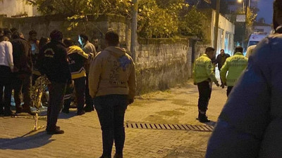 Sokak ortasında silahlı kavga: 4 yaralı