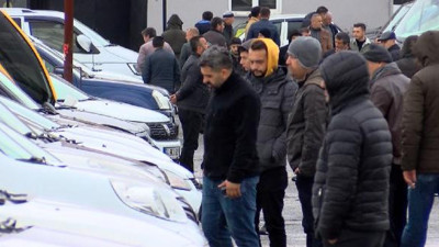 Bayilerde kalmayınca herkes oraya koştu. ÖTV indirimi de işe yaramadı