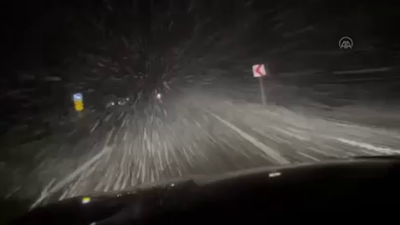 Bingöl-Erzurum kara yolunda kar ve tipi etkili oldu