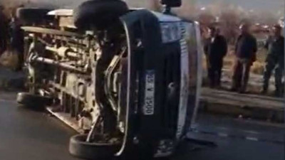 Öğrenci servisi devrildi. Yaralılar var