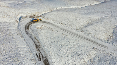 Van'da kar nedeniyle kapanan yollar açıldı