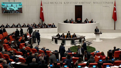 Konuşma sırası AKP’lilere geçince İYİ Partililer salonu terk etti