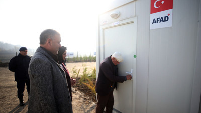 Düzce'de depremzedelere konteynerler teslim ediliyor