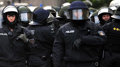 Almanya'da darbe planlamak suçlamasıyla gözaltına alınanların 13'ü tutuklandı