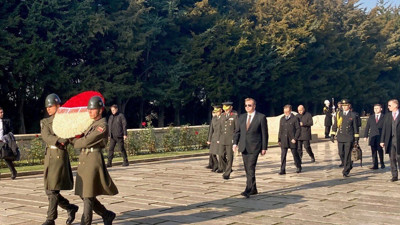 Finlandiya Savunma Bakanı Anıtkabir’i ziyaret etti