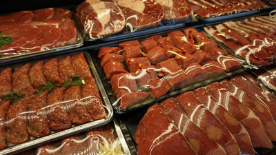 Kırmızı ete bir zam daha. Hükümet "Aya gideceğiz" diyor ama bu gidişle vatandaş kasaba gidemeyecek