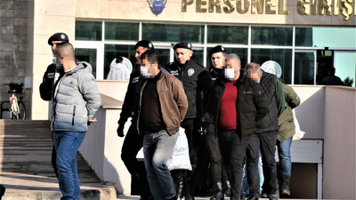 Aralarında polis ve bekçilerin de bulunduğu örgüte yapılan operasyonda 21 kişi adliyeye sevk edildi
