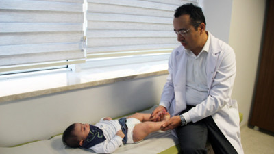 Yenidoğan bebeklerde kalça ultrasonu detayı. Uzman isim üstüne basa basa uyardı