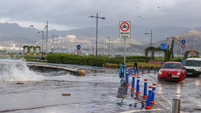 İzmir Valiliği'nden fırtına uyarısı