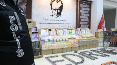 Edirne'de bir tırda çok sayıda kaçak elektronik sigara ve filtre ele geçirildi