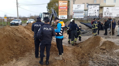 Edirne’de üstüne toprak yığını düşen işçi ağır yaralandı