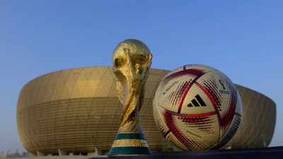 FIFA, Dünya Kupası final maç topu 'Al Hilm'i tanıttı