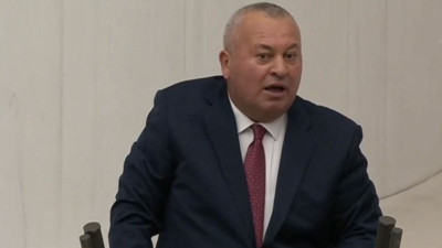 Enginyurt ile AKP'liler arasında 'yalaka' tartışması